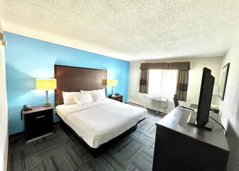 Baymont by Wyndham Marinette hotel thumbnail 6