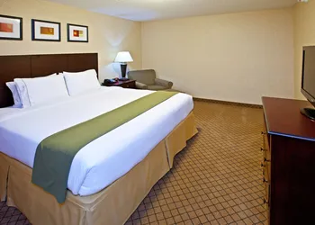 Holiday Inn Express Hotel & Suites ANDERSON NORTH by IHG hotel thumbnail 3