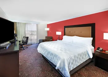 Holiday Inn Tyler-Conference Center by IHG hotel thumbnail 8