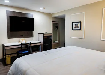 Whitman Motor Lodge hotel thumbnail 5