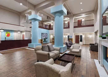 Super 8 by Wyndham Lubbock West hotel thumbnail 4