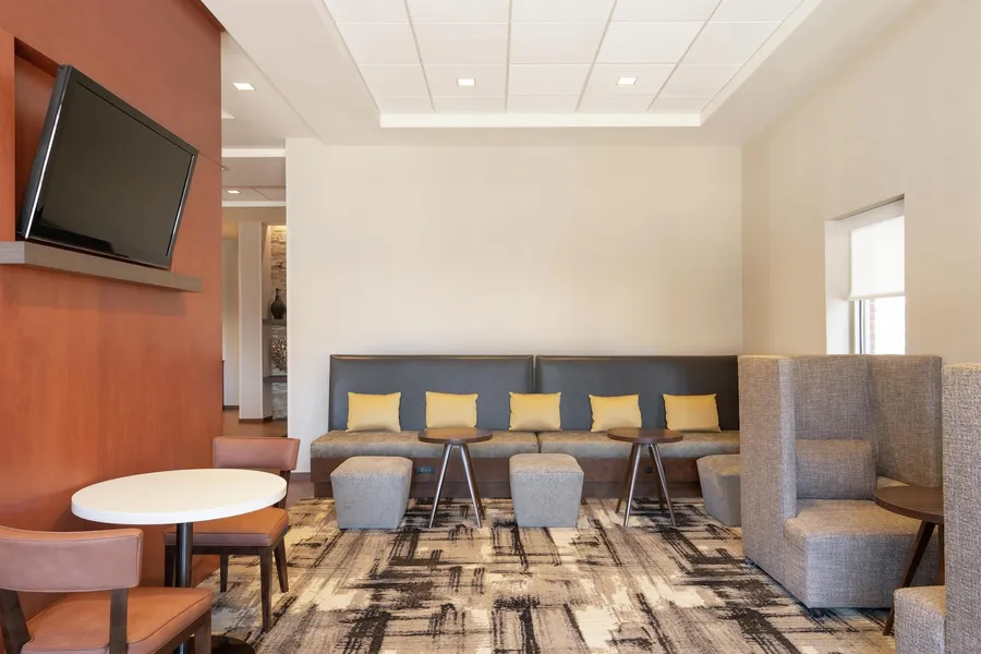 Hampton Inn Portland Downtown - Waterfront hotel detail image 2