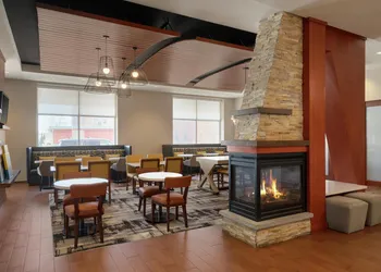 Hampton Inn Portland Downtown - Waterfront hotel thumbnail 3