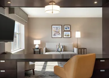 Hampton Inn Portland Downtown - Waterfront hotel thumbnail 5