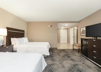 Hampton Inn Portland Downtown - Waterfront hotel thumbnail 7