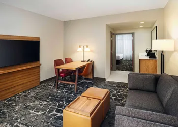 Embassy Suites by Hilton Hampton Convention Center hotel thumbnail 7