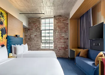 Aloft Dallas Downtown hotel thumbnail 8