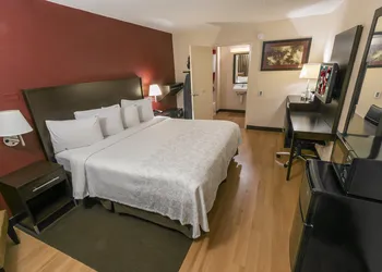 Red Roof Inn PLUS+ Washington DC - Rockville hotel thumbnail 7