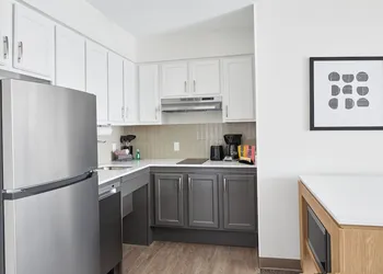 Staybridge Suites Downtown Peoria by IHG hotel thumbnail 8