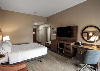 Hampton Inn Springfield hotel thumbnail 2