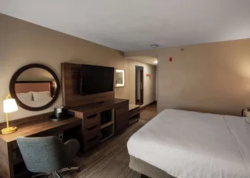 Hampton Inn Springfield hotel thumbnail 3