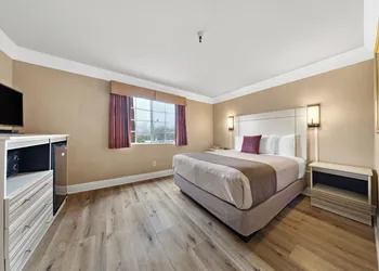 Americas Best Value Inn San Clemente Beach hotel thumbnail 6