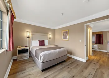 Americas Best Value Inn San Clemente Beach hotel thumbnail 7