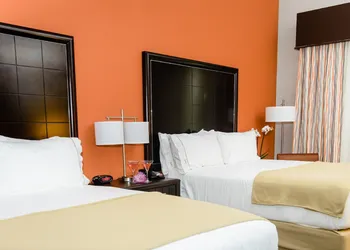 Holiday Inn Express & Suites Austin NW - Arboretum Area by IHG hotel thumbnail 3