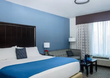 Holiday Inn Express & Suites Austin NW - Arboretum Area by IHG hotel thumbnail 4