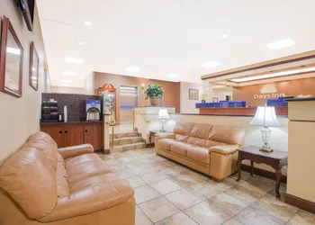 Days Inn by Wyndham Gettysburg hotel thumbnail 2