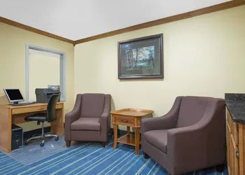 Days Inn by Wyndham Grand Island hotel thumbnail 4