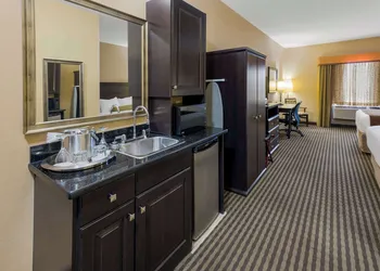 Best Western Sunrise Inn & Suites hotel thumbnail 7
