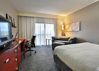 Preston Suites by IHG hotel thumbnail 3