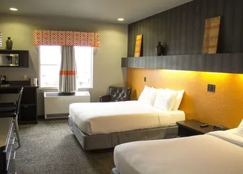 Metropolis Resort hotel thumbnail 7