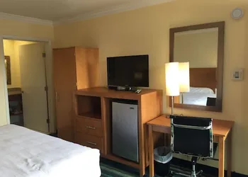 Surf Motel hotel thumbnail 2