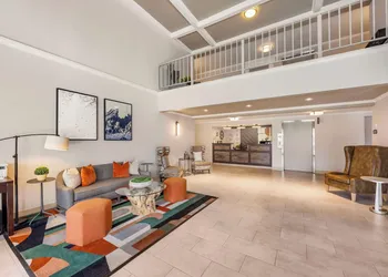 Best Western Plus Grand Manor Inn hotel thumbnail 2