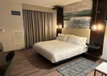 Chicago Marriott Northwest hotel thumbnail 6