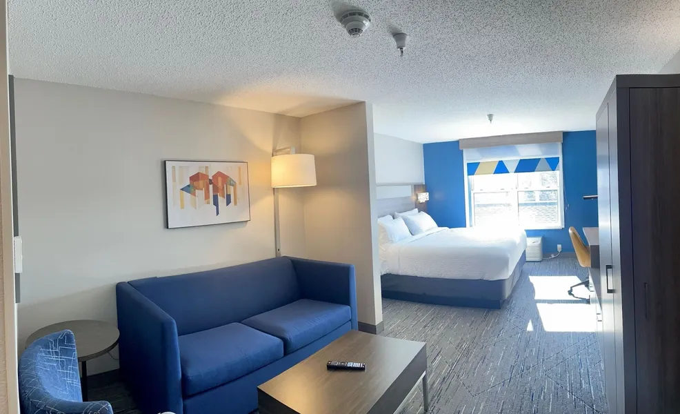 Holiday Inn Express & Suites Marquette by IHG hotel detail image 2