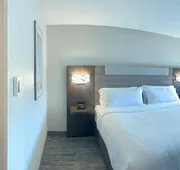 Holiday Inn Express & Suites Marquette by IHG hotel detail image 3