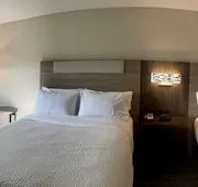 Holiday Inn Express & Suites Marquette by IHG hotel detail image 7