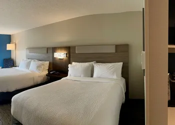 Holiday Inn Express & Suites Marquette by IHG hotel thumbnail 8