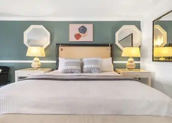 Ascot Suites hotel thumbnail 7