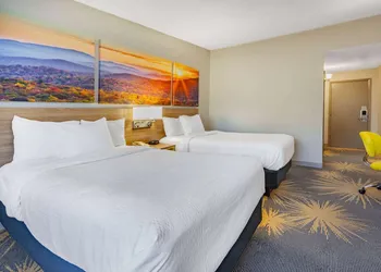 Days Inn by Wyndham Roanoke/Hollins Near I-81 hotel thumbnail 7