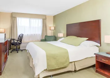 Ramada by Wyndham Williams Lake hotel thumbnail 6