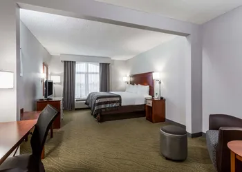 Wingate by Wyndham Chesapeake hotel thumbnail 6
