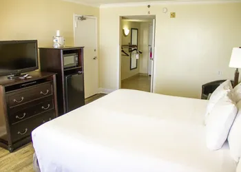 Wyndham Garden Fort Walton Beach Destin hotel thumbnail 4