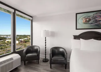 Wyndham Garden Fort Walton Beach Destin hotel thumbnail 6