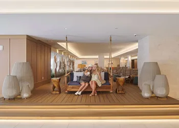 OUTRIGGER Reef Waikiki Beach Resort hotel thumbnail 3