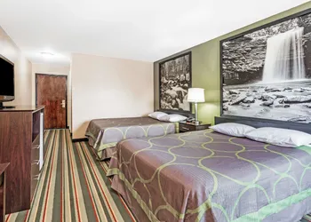 Super 8 by Wyndham Hull Street Midlothian / Richmond Area hotel thumbnail 5