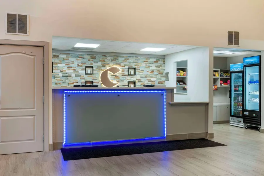 Comfort Suites Elgin Northwest hotel detail image 2