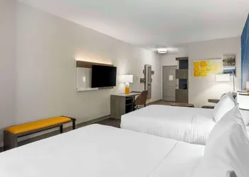 Comfort Suites Elgin Northwest hotel thumbnail 6