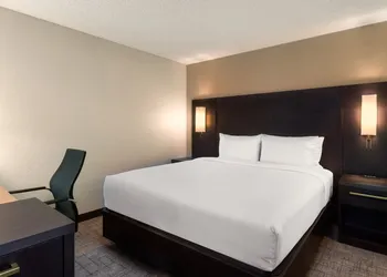Residence Inn By Marriott Long Beach hotel thumbnail 6