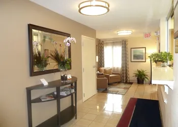 Sonesta Simply Suites Arlington Entertainment District hotel thumbnail 2