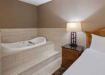 Best Western University Inn hotel thumbnail 8