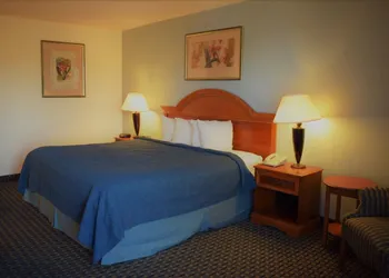 Texas Inn & Suites-Denton hotel thumbnail 2