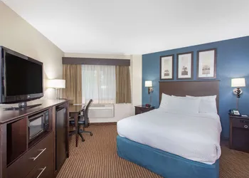 AmericInn by Wyndham Mankato Event Center hotel thumbnail 5