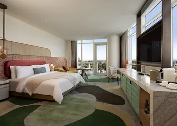Pier Sixty-Six (Pier 66) hotel thumbnail 5