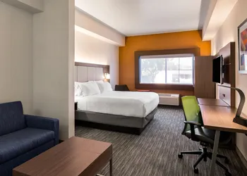 Holiday Inn Express & Suites Oroville Lake by IHG hotel thumbnail 3