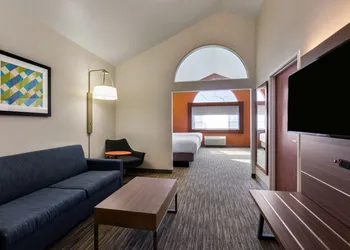Holiday Inn Express & Suites Oroville Lake by IHG hotel thumbnail 5
