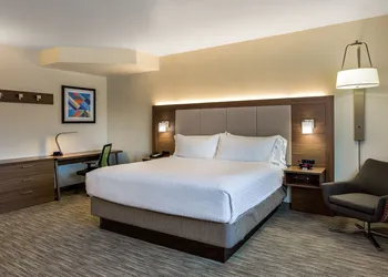 Holiday Inn Express & Suites Oroville Lake by IHG hotel thumbnail 7
